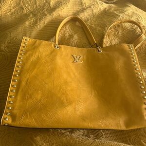 Designer-inspired tote bag